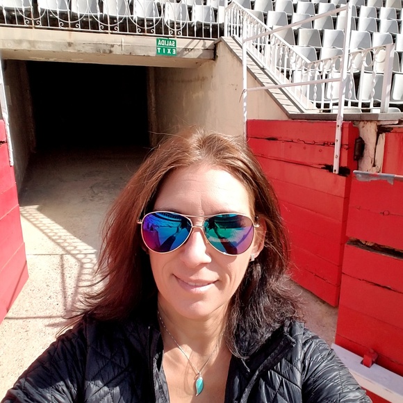 Meet your Posher, Shannon - Picture 4 of 8